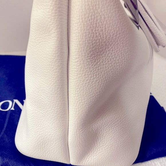 ❤️ Dooney & Bourke White Juliette Hobo NWT! - Picture 6 of 16